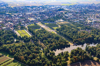 Jardins du château de Schwetzingen à Schwetzingen dans le département Bade-Wurtemberg, Allemagne hors des airs