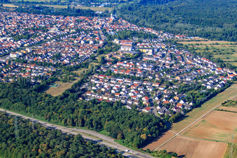 Vue aérienne de Vue de la ville depuis le nord-est à Ketsch dans le département Bade-Wurtemberg, Allemagne