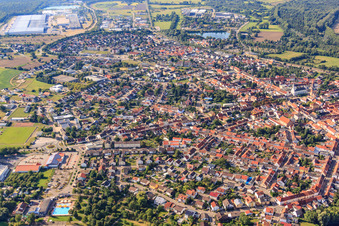 Vue aérienne de Vue d'ensemble de la ville depuis le nord à Philippsburg dans le département Bade-Wurtemberg, Allemagne