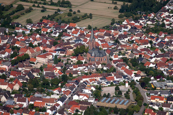 Vue aérienne de Saint Guy d'Orient à le quartier Rheinsheim in Philippsburg dans le département Bade-Wurtemberg, Allemagne