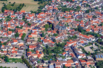 Vue aérienne de Saint-Guy à le quartier Rheinsheim in Philippsburg dans le département Bade-Wurtemberg, Allemagne