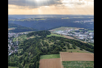 Vue aérienne de Zone commerciale Robert-Bosch-Straße vue de l'est à Calw dans le département Bade-Wurtemberg, Allemagne