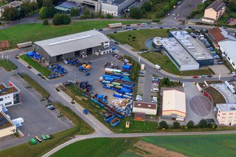 Centre de recyclage et service de conteneurs KÖMPF à Calw dans le département Bade-Wurtemberg, Allemagne d'un drone