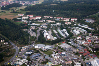 Vue aérienne de Zone industrielle et d'implantation d'entreprises de Stammheim, zone de formation dans le district de Heumaden à Calw dans le département Bade-Wurtemberg, Allemagne