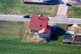 Nouvelle zone de développement NE, Frühmesserweg à le quartier Schaidt in Wörth am Rhein dans le département Rhénanie-Palatinat, Allemagne depuis l'avion