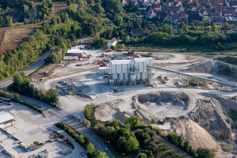 Vue aérienne de Carrière Sindelfingen-Darmsheim pour l'extraction et l'exploitation de graviers et de gravillons à le quartier Darmsheim in Sindelfingen dans le département Bade-Wurtemberg, Allemagne