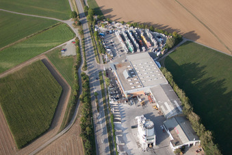 Mühlackerstraße, entreprise Kömpf à le quartier Darmsheim in Sindelfingen dans le département Bade-Wurtemberg, Allemagne vue du ciel