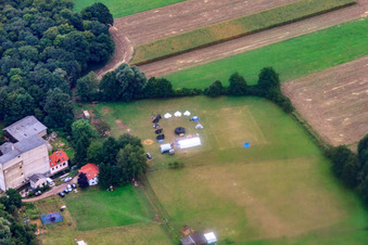 Vue aérienne de Camp scout à la Hardtmühle à Minfeld dans le département Rhénanie-Palatinat, Allemagne
