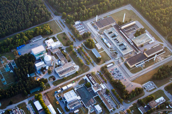 KIT Nord à le quartier Leopoldshafen in Eggenstein-Leopoldshafen dans le département Bade-Wurtemberg, Allemagne vu d'un drone