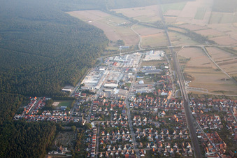 Vue d'oiseau de Quartier Friedrichstal in Stutensee dans le département Bade-Wurtemberg, Allemagne