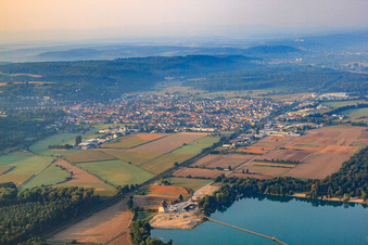 Vue aérienne de Vue de la ville depuis le nord à Weingarten dans le département Bade-Wurtemberg, Allemagne