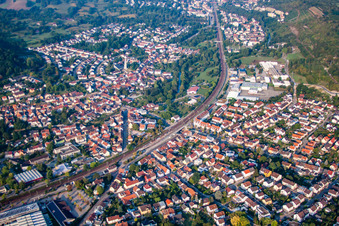 Vue aérienne de Quartier Berghausen in Pfinztal dans le département Bade-Wurtemberg, Allemagne
