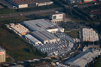 Vue aérienne de Chemin de fer à le quartier Durlach in Karlsruhe dans le département Bade-Wurtemberg, Allemagne