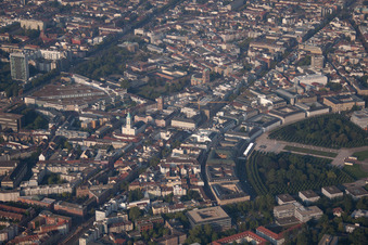 Quartier Innenstadt-West in Karlsruhe dans le département Bade-Wurtemberg, Allemagne depuis l'avion