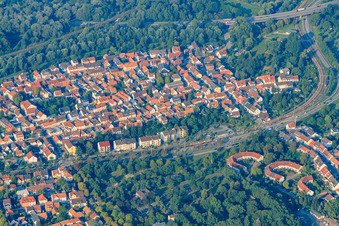 Vue aérienne de Rue du Rhin à le quartier Knielingen in Karlsruhe dans le département Bade-Wurtemberg, Allemagne