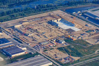 Vue oblique de Chantier de construction de MEG Wörth am Rhein GmbH dans la zone industrielle d'Oberwald à Wörth am Rhein dans le département Rhénanie-Palatinat, Allemagne