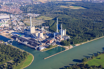 Vue aérienne de Centrale à vapeur du port rhénan Karlsruhe d'EnBW Energie Baden-Württemberg AG à le quartier Daxlanden in Karlsruhe dans le département Bade-Wurtemberg, Allemagne