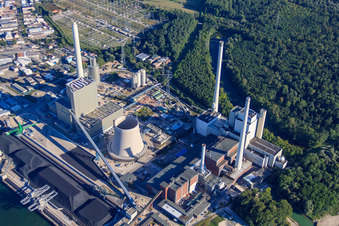 Photographie aérienne de Centrale à vapeur du port rhénan Karlsruhe d'EnBW Energie Baden-Württemberg AG à le quartier Daxlanden in Karlsruhe dans le département Bade-Wurtemberg, Allemagne