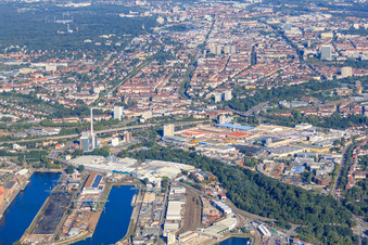 Vue aérienne de Usine MOCOPINUS Karlsruhe sur Rheinhafenstr à le quartier Mühlburg in Karlsruhe dans le département Bade-Wurtemberg, Allemagne