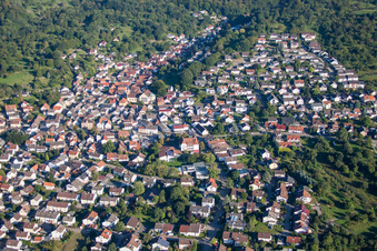 Vue aérienne de Waldstr à le quartier Haueneberstein in Baden-Baden dans le département Bade-Wurtemberg, Allemagne