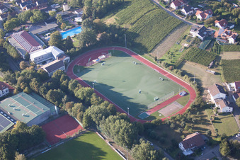 Ensemble d'installations sportives de l'École des sports de Bade-Sud à le quartier Steinbach in Baden-Baden dans le département Bade-Wurtemberg, Allemagne vue d'en haut