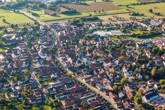 Vue aérienne de Rue Yburg à le quartier Steinbach in Baden-Baden dans le département Bade-Wurtemberg, Allemagne