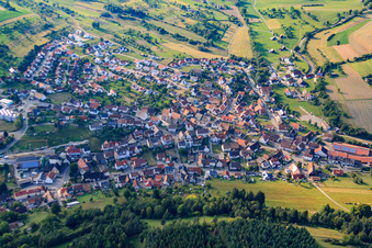 Vue aérienne de Vue du village depuis l'est à le quartier Altheim in Horb am Neckar dans le département Bade-Wurtemberg, Allemagne
