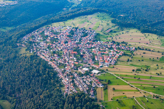 Vue aérienne de Du sud à le quartier Pfaffenrot in Marxzell dans le département Bade-Wurtemberg, Allemagne