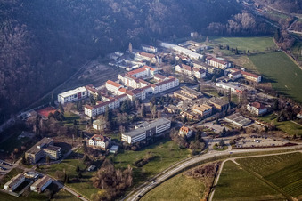 Hôpital psychiatrique d'État de Landeck à Klingenmünster dans le département Rhénanie-Palatinat, Allemagne vue du ciel