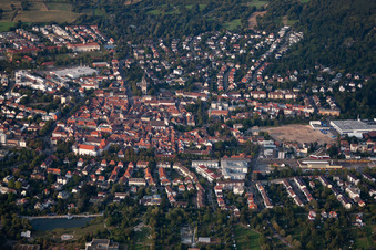 Vue aérienne de Vieille ville vue du sud à Ettlingen dans le département Bade-Wurtemberg, Allemagne
