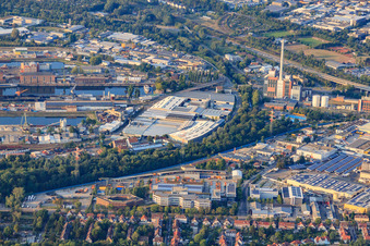 Vue aérienne de Usine MOCOPINUS Karlsruhe sur Rheinhafenstr à le quartier Mühlburg in Karlsruhe dans le département Bade-Wurtemberg, Allemagne