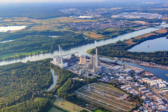 Centrale à vapeur du port rhénan Karlsruhe d'EnBW Energie Baden-Württemberg AG à le quartier Daxlanden in Karlsruhe dans le département Bade-Wurtemberg, Allemagne vue d'en haut
