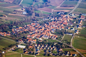 Vue aérienne de Village d'hiver vu de l'ouest à le quartier Heuchelheim in Heuchelheim-Klingen dans le département Rhénanie-Palatinat, Allemagne