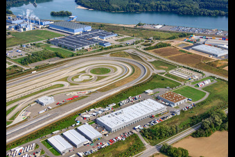 Photographie aérienne de Daimler Truck EVZ dans la zone industrielle d'Oberwald à Wörth am Rhein dans le département Rhénanie-Palatinat, Allemagne