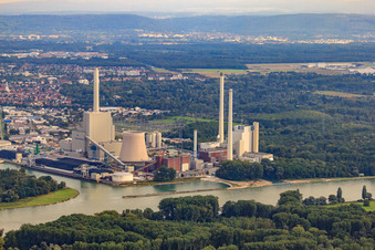 Centrale à vapeur du port rhénan Karlsruhe d'EnBW Energie Baden-Württemberg AG à le quartier Daxlanden in Karlsruhe dans le département Bade-Wurtemberg, Allemagne vue du ciel