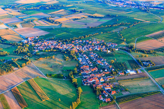 Vue oblique de Vue du village depuis le nord-ouest à Oberhausen dans le département Rhénanie-Palatinat, Allemagne