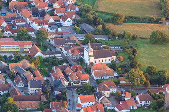 Photographie aérienne de Herrengasse à Minfeld dans le département Rhénanie-Palatinat, Allemagne