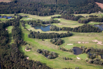 Club de golf de Baden-Baden Soufflenheim à Soufflenheim dans le département Bas Rhin, France d'un drone