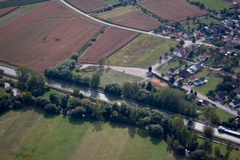 Mommenheim dans le département Bas Rhin, France vu d'un drone