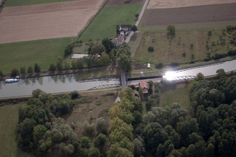 Vue oblique de Schwindratzheim dans le département Bas Rhin, France