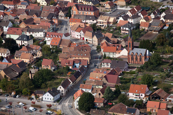 Vue aérienne de Hochfelden dans le département Bas Rhin, France