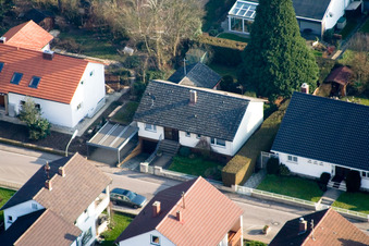 Vue aérienne de Rue Zeppelin à Kandel dans le département Rhénanie-Palatinat, Allemagne