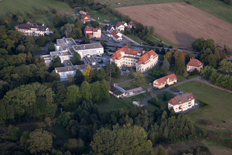 Vue d'oiseau de Morsbronn-les-Bains dans le département Bas Rhin, France