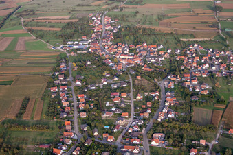 Vue aérienne de Gunstett dans le département Bas Rhin, France