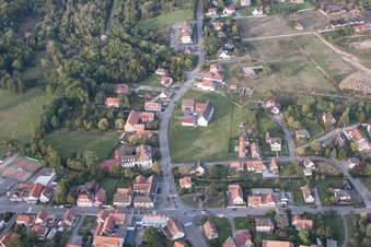 Image drone de Merkwiller-Pechelbronn dans le département Bas Rhin, France
