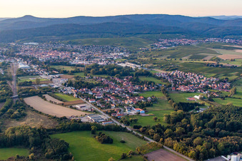 Enregistrement par drone de Quartier Altenstadt in Wissembourg dans le département Bas Rhin, France