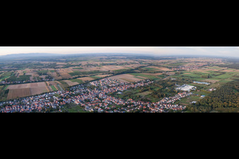 Vue aérienne de Panorama du village depuis le sud-ouest à le quartier Schaidt in Wörth am Rhein dans le département Rhénanie-Palatinat, Allemagne