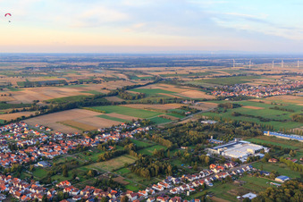 Photographie aérienne de Rue principale à le quartier Schaidt in Wörth am Rhein dans le département Rhénanie-Palatinat, Allemagne