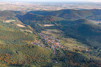 Vue oblique de Birkenhördt dans le département Rhénanie-Palatinat, Allemagne