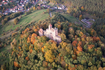 Château de Berwartstein à Erlenbach bei Dahn dans le département Rhénanie-Palatinat, Allemagne hors des airs